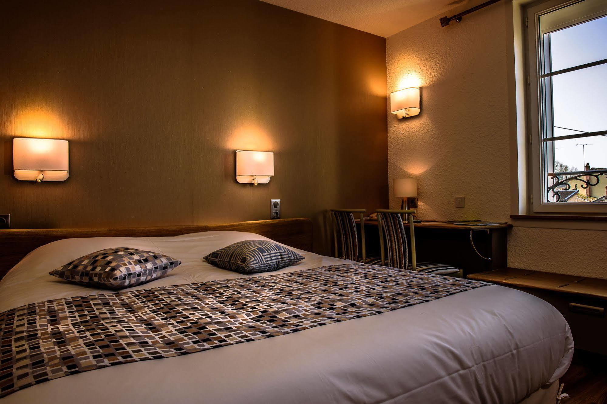 Logis Le Cheval Rouge Hotel Sainte-Menehould Luaran gambar