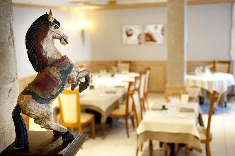 Logis Le Cheval Rouge Hotel Sainte-Menehould Luaran gambar